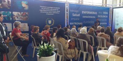 STAND COLEGIO ENFERMERA 3