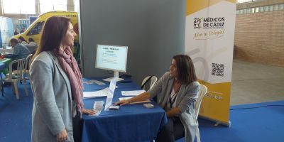 STAND EXPOSITIVO COLEGIO DE MDICOS DE CADIZ